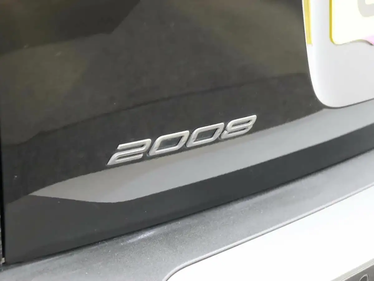 2023-peugeot-2008-suv-12-puretech-active-big-54