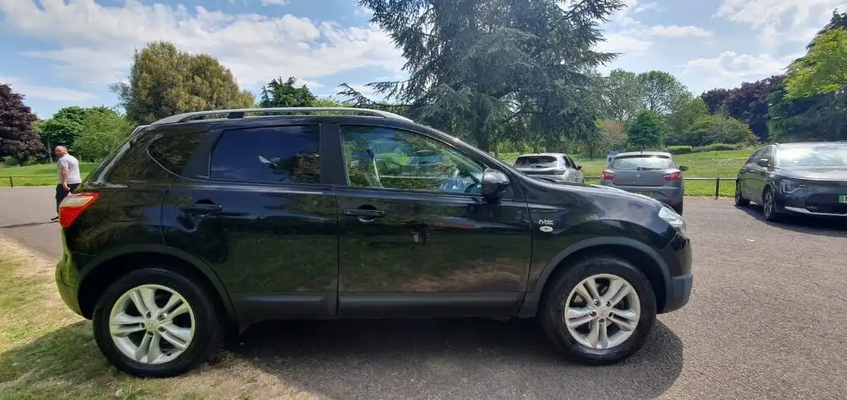 2010-nissan-qashqai-15td-n-tec-big-4