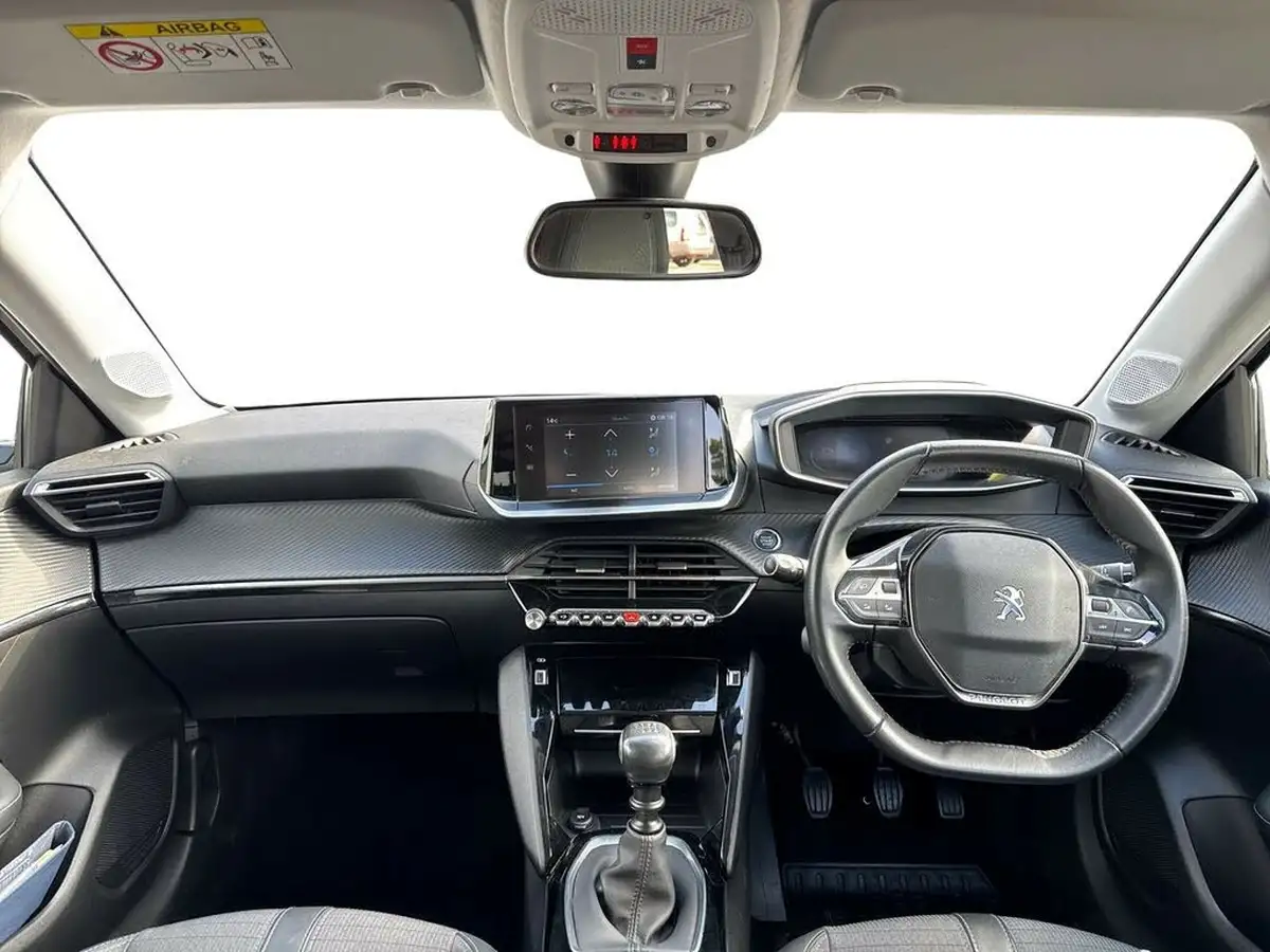 2021-peugeot-208-12-puretech-allure-premium-100bhp-big-12