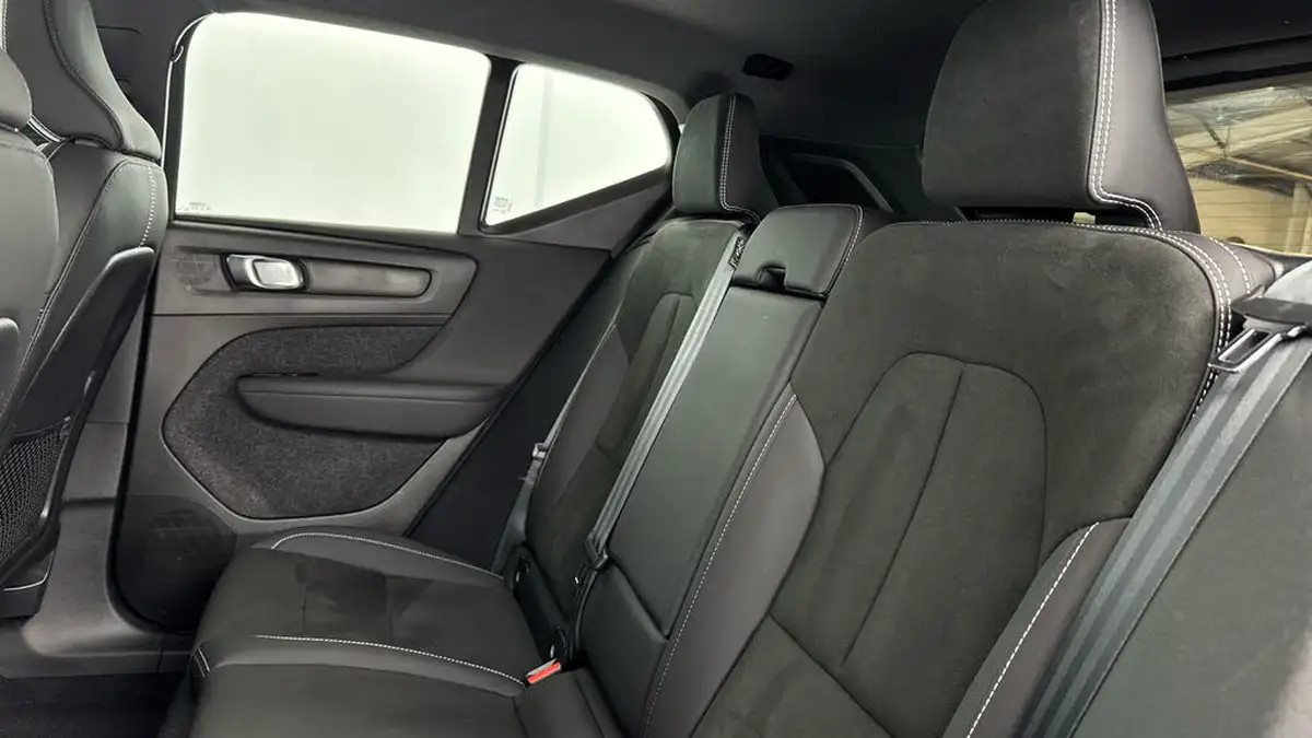 2022-volvo-c40-e-twin-recharge-pro-big-13