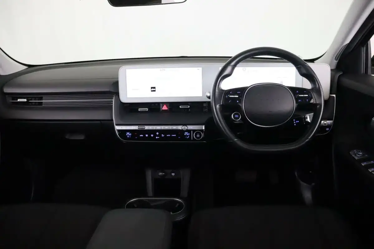 2022-hyundai-ioniq-5-e-se-connect-big-15