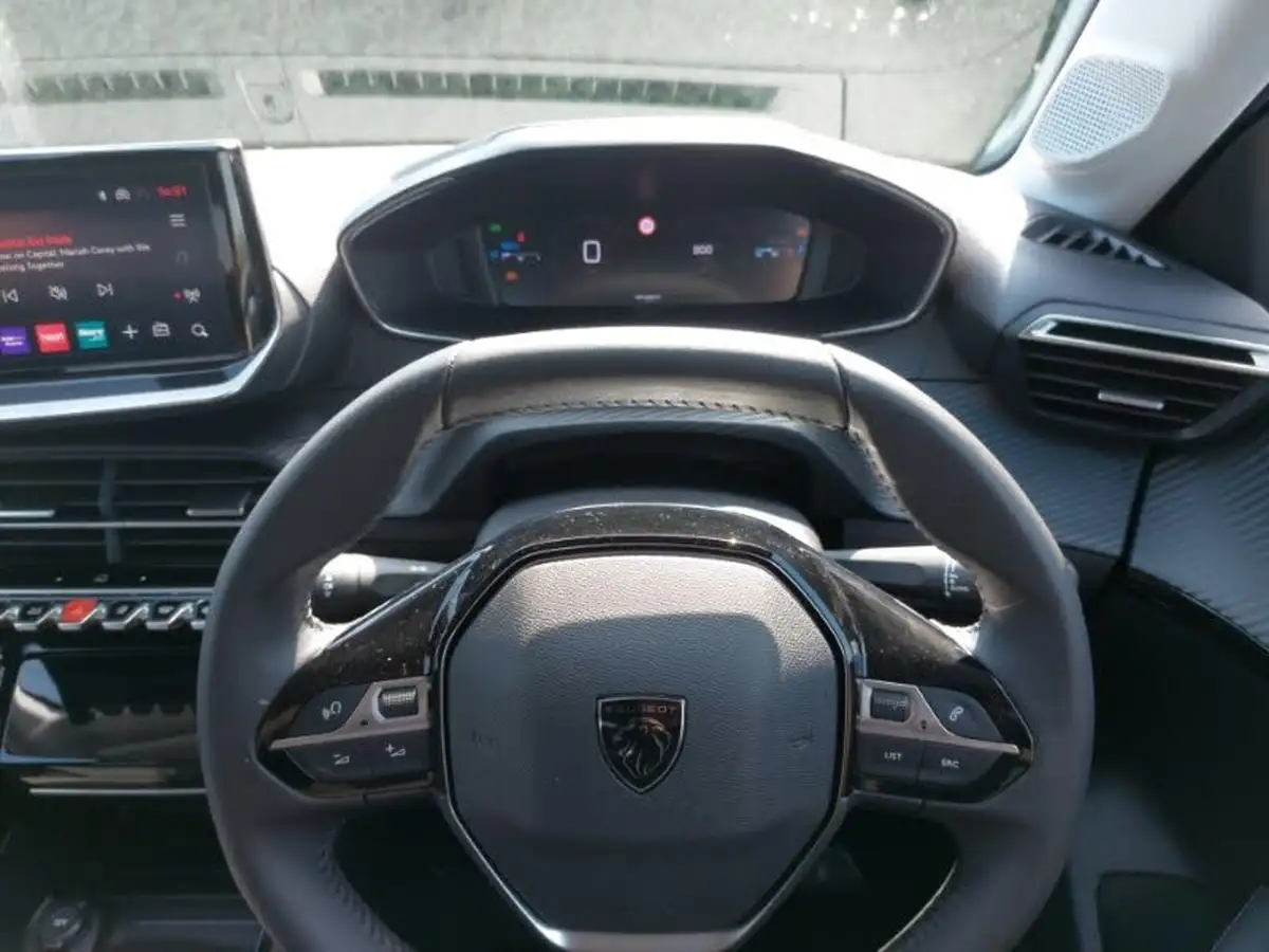 2024-peugeot-208-12-puretech-allure-big-16