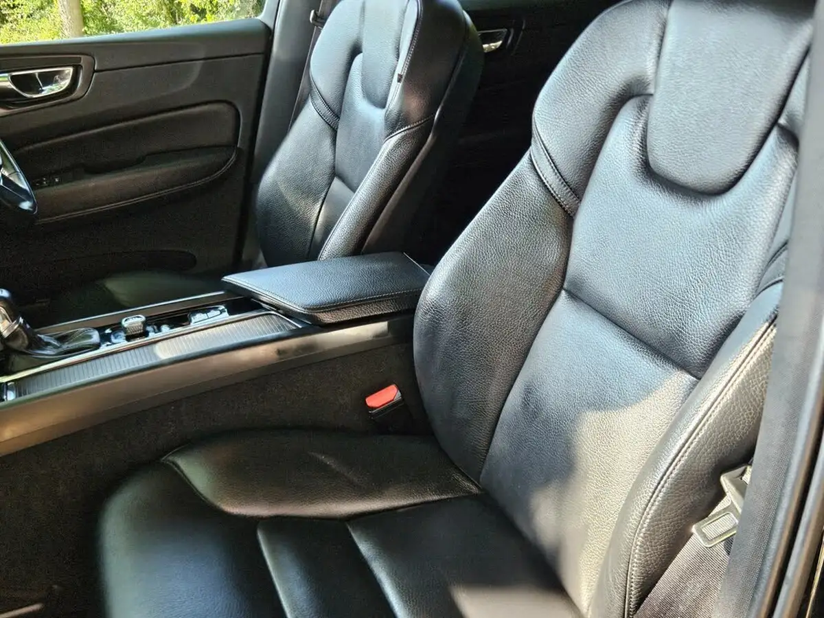 2018-volvo-xc60-20td-d4-momentum-pro-awd-geartronic-big-15