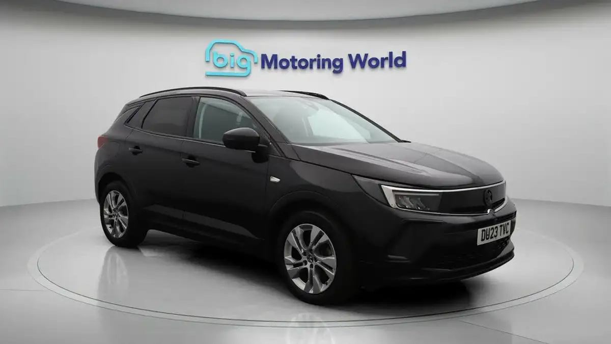2023-vauxhall-grandland-12-gs-130ps-big-1