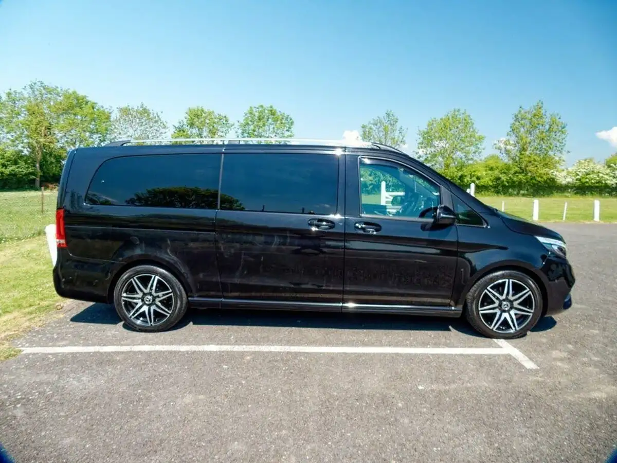 2019-mercedes-benz-v-class-21d-v250d-extra-long-amg-line-big-23