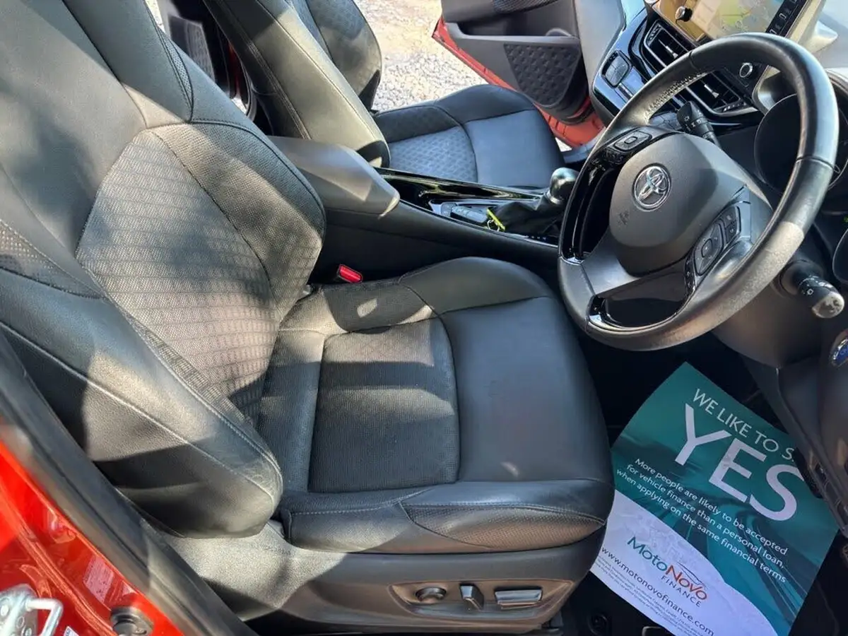 2020-toyota-c-hr-20-vvt-i-orange-edition-big-22