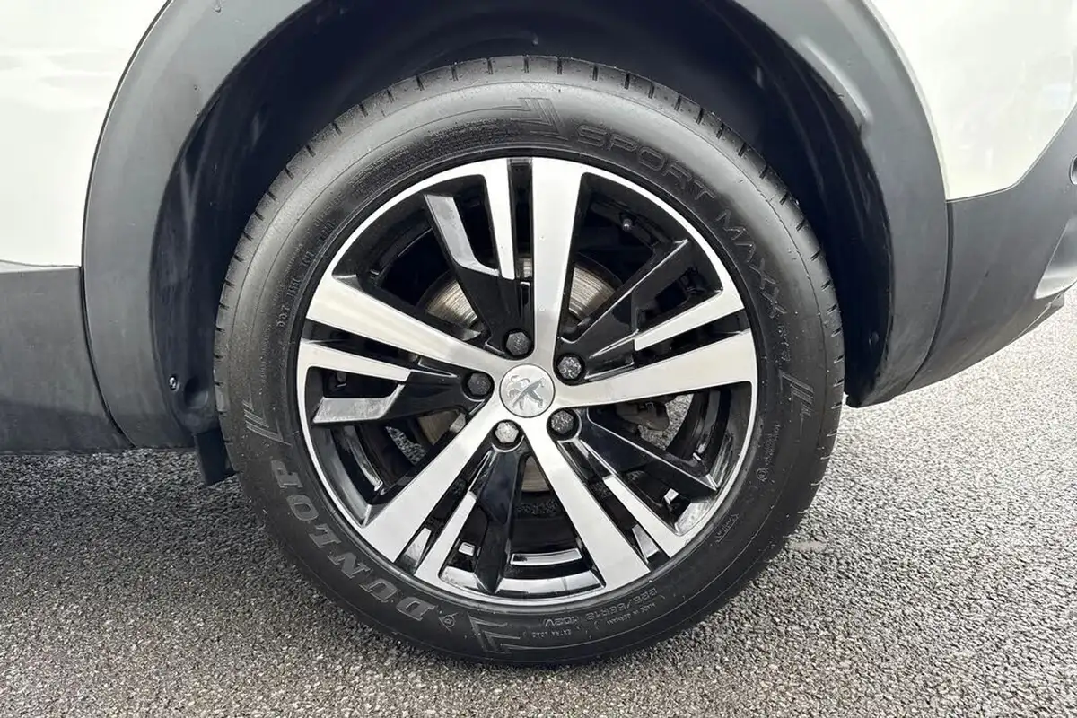 2022-peugeot-3008-suv-15-bluehdi-gt-big-11