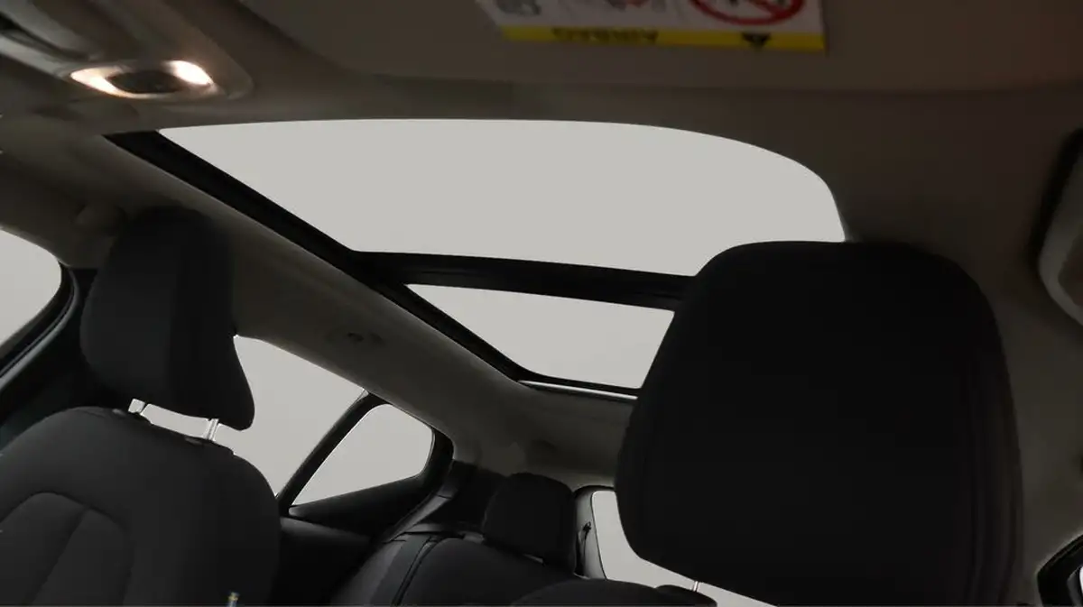 2021-volvo-xc40-15-t3-momentum-163bhp-big-23