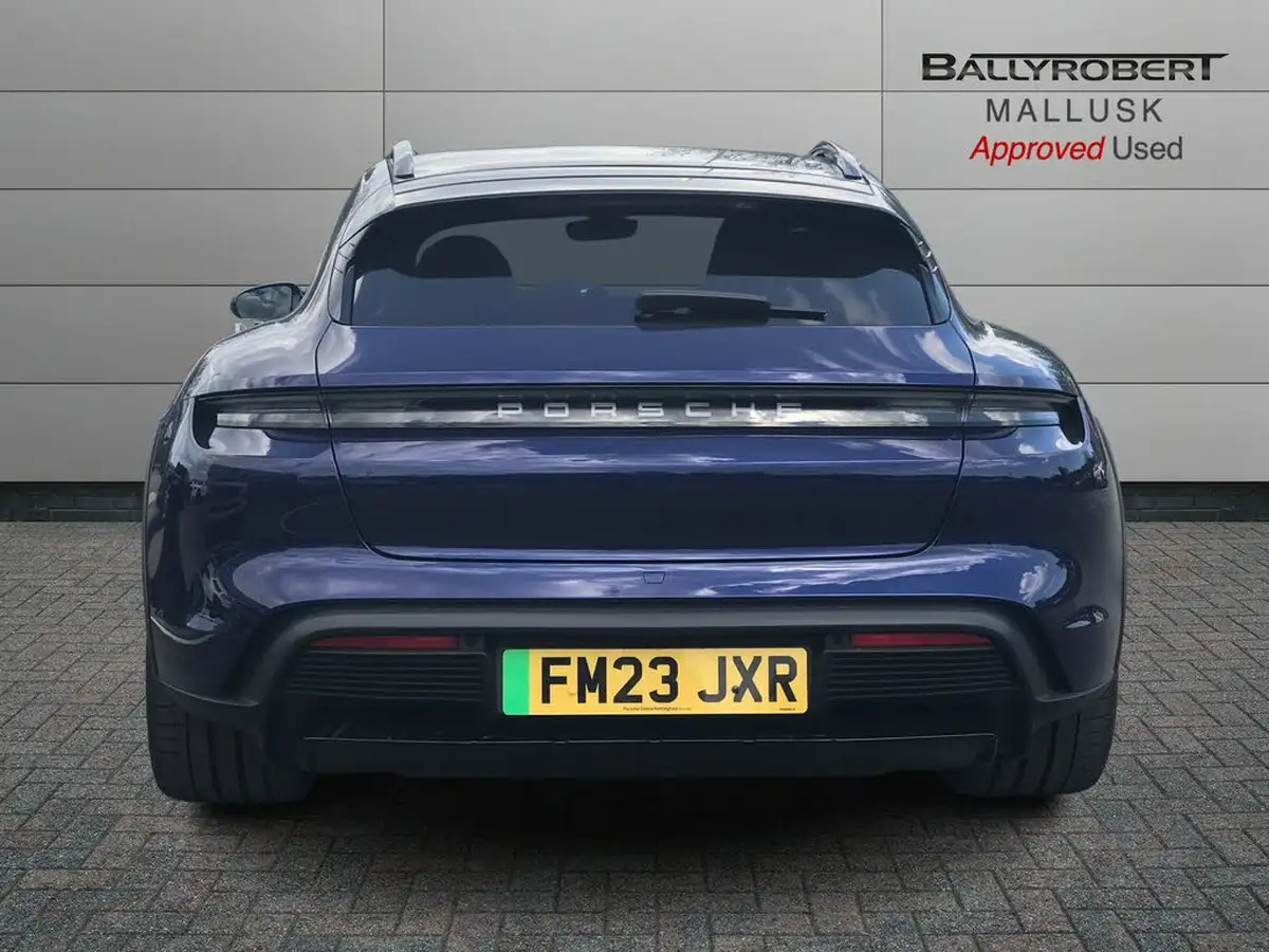 2023-porsche-taycan-e-4s-cross-turismo-big-10
