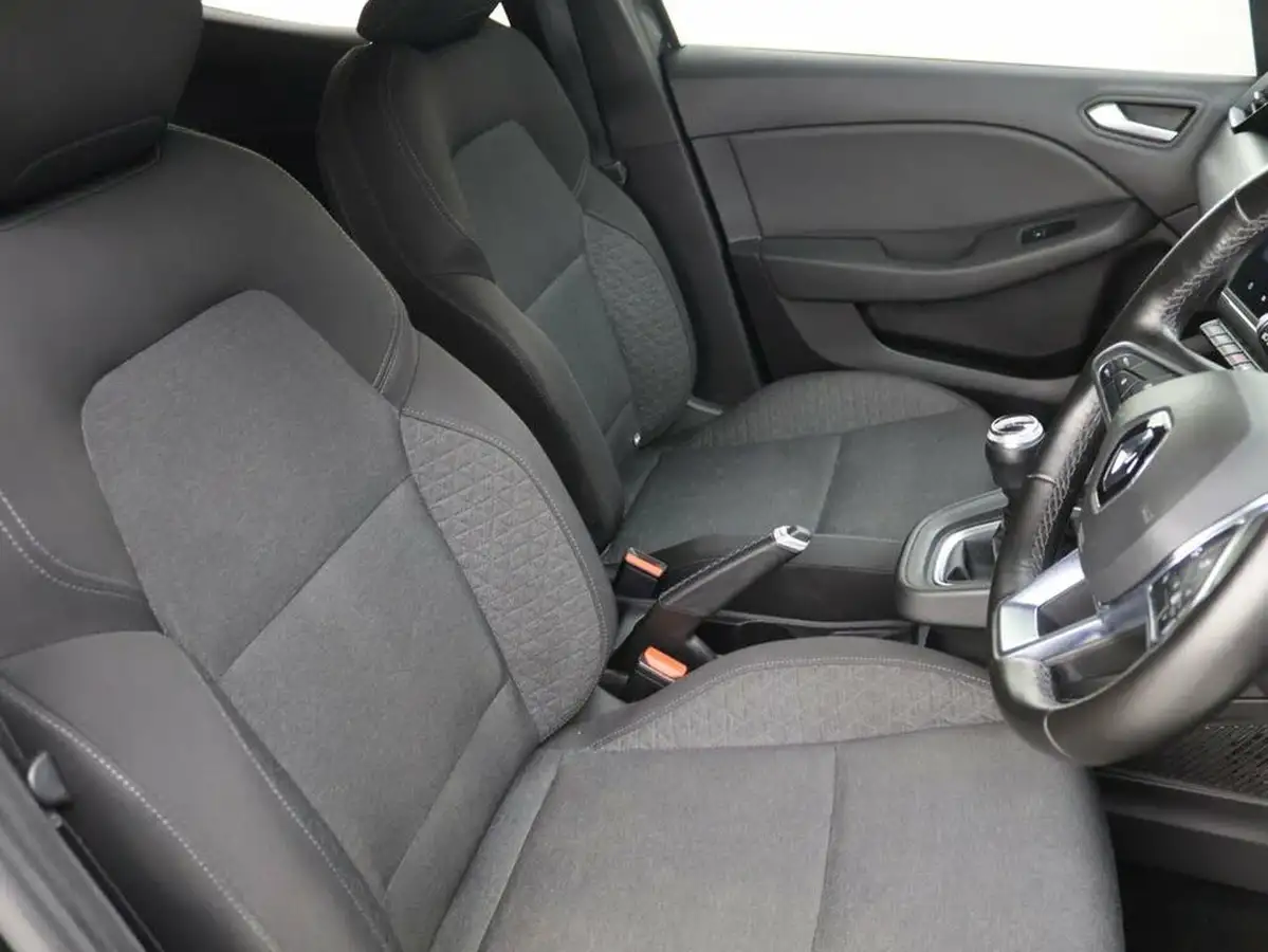 2019-renault-clio-10-sce-iconic-big-11