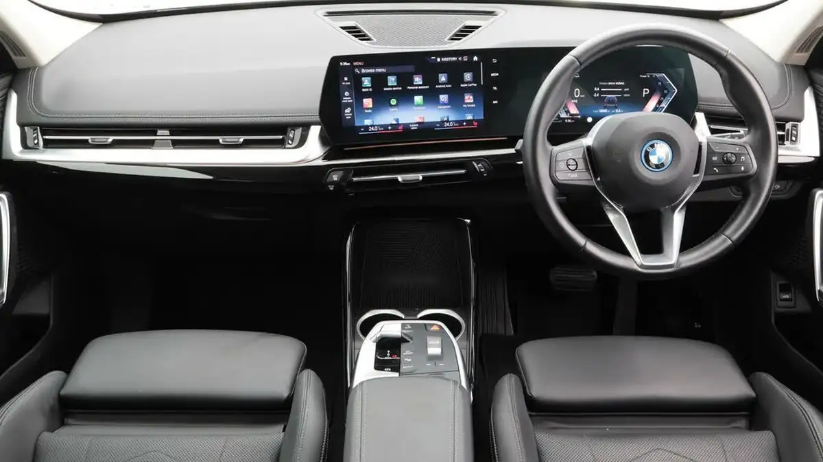2023-bmw-x1-15-xdrive25e-xline-big-13