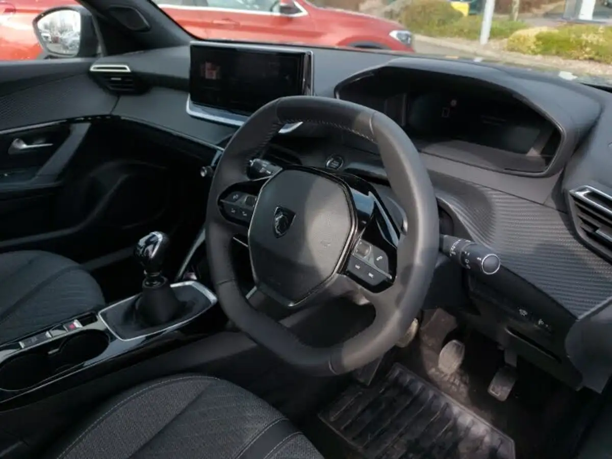 2024-peugeot-2008-suv-12-puretech-allure-130ps-big-9
