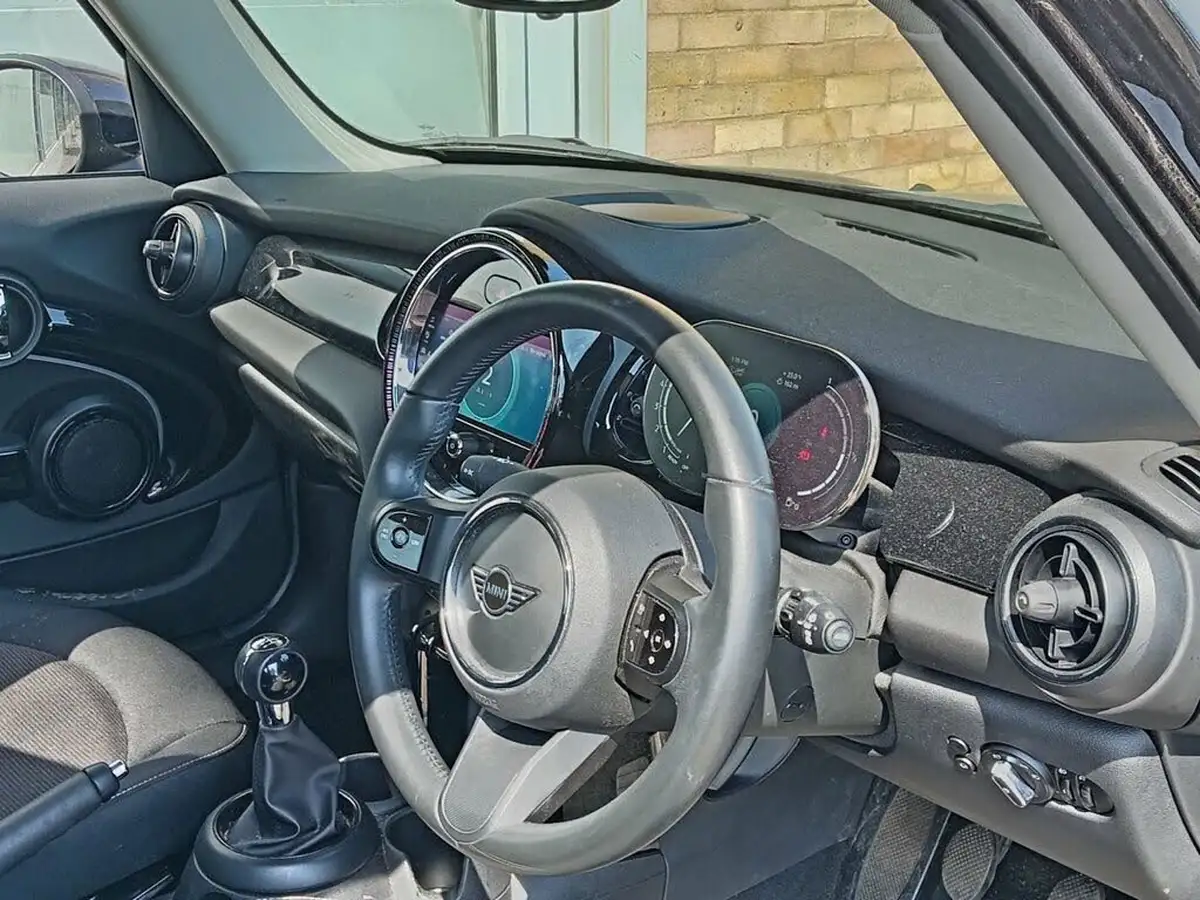 2022-mini-cooper-15-cooper-classic-hatchback-5d-big-4