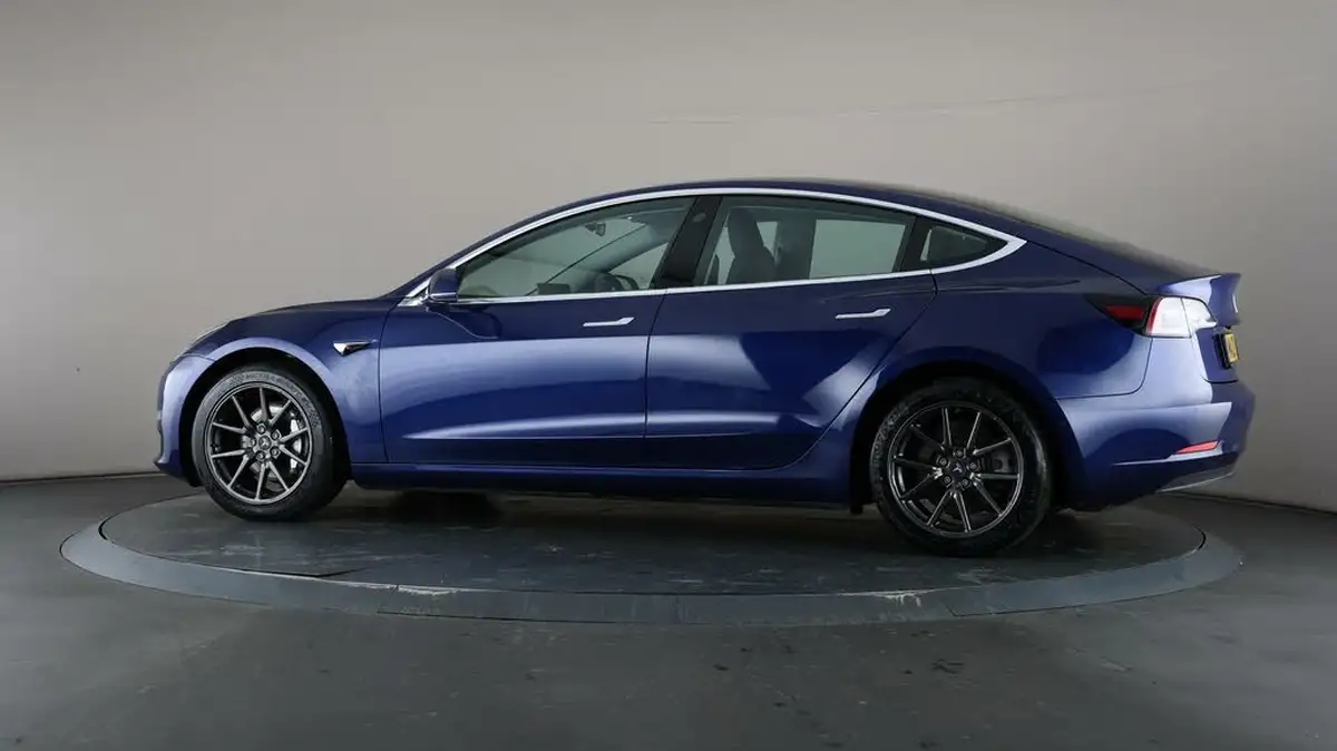 2020-tesla-model-3-e-long-range-big-75