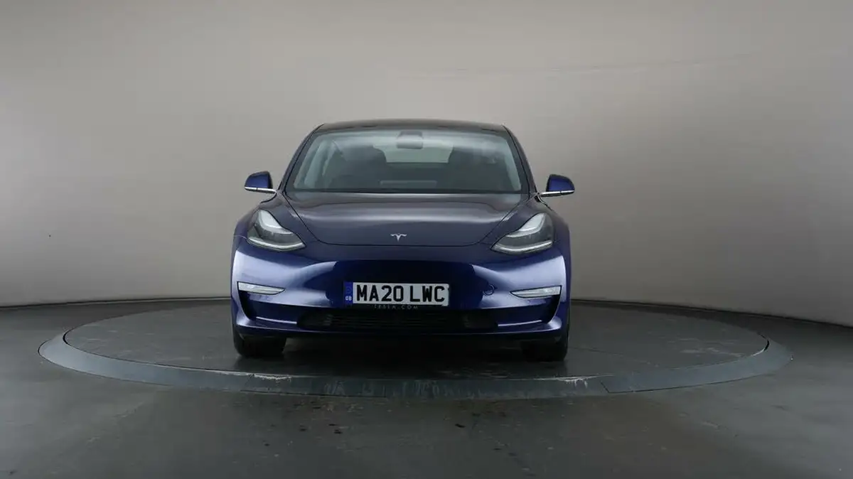 2020-tesla-model-3-e-long-range-big-47