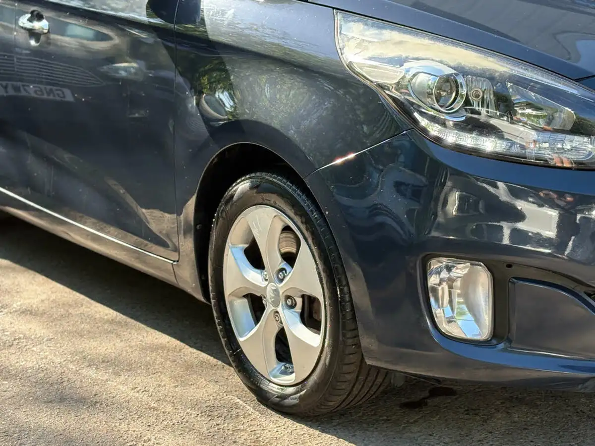 2014-kia-carens-17-crdi-2-114bhp-isg-big-5