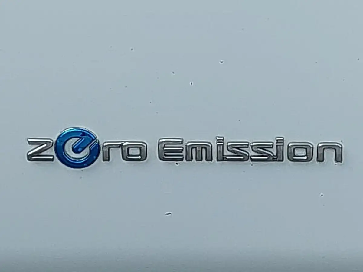 2020-nissan-leaf-e-tekna-big-11