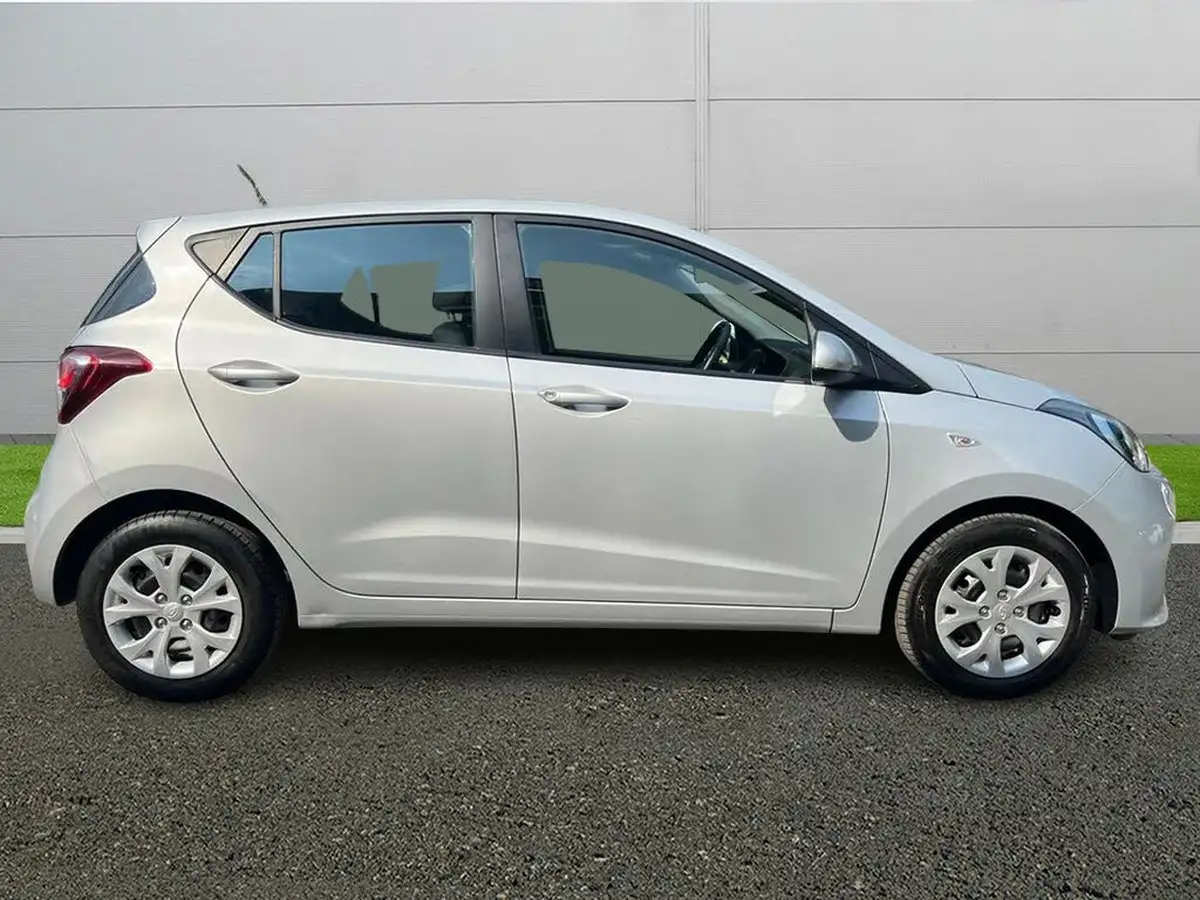 2018-hyundai-i10-10-se-67ps-big-7