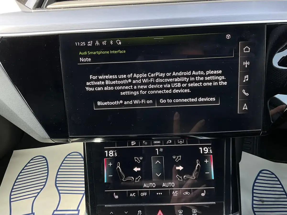 2022-audi-e-tron-50e-black-edition-station-wagon-big-26