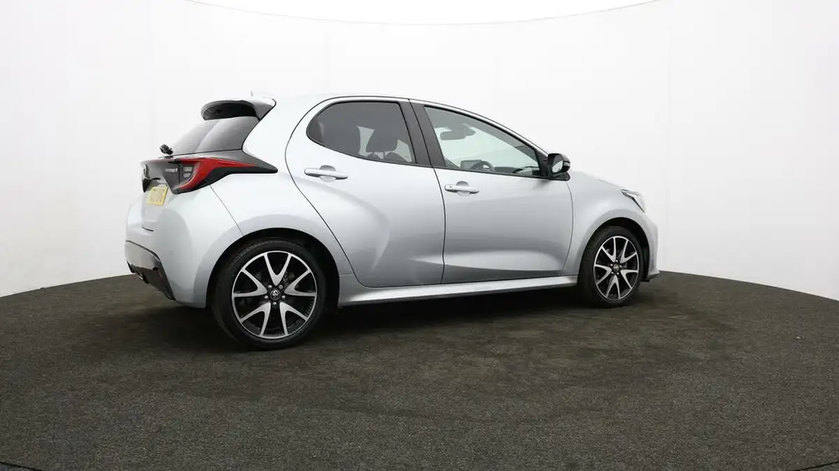 2022-toyota-yaris-15-vvt-i-dynamic-big-25