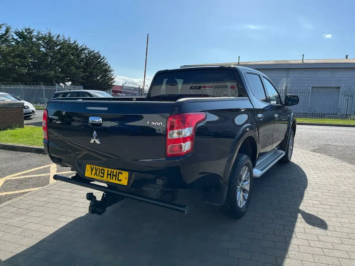 2019-mitsubishi-l200-24di-d-titan-eu6b-big-9