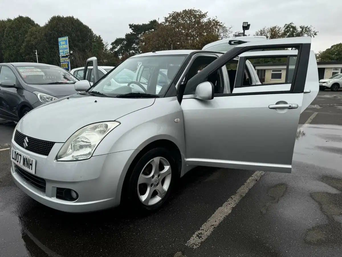 2007-suzuki-swift-15-glx-5d-big-45
