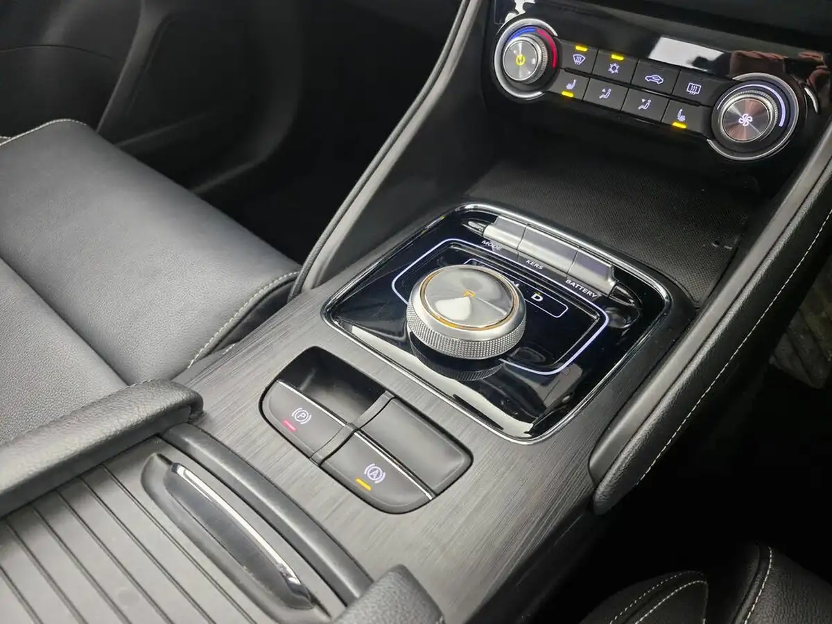 2021-mg-zs-suv-e-exclusive-ev-big-21
