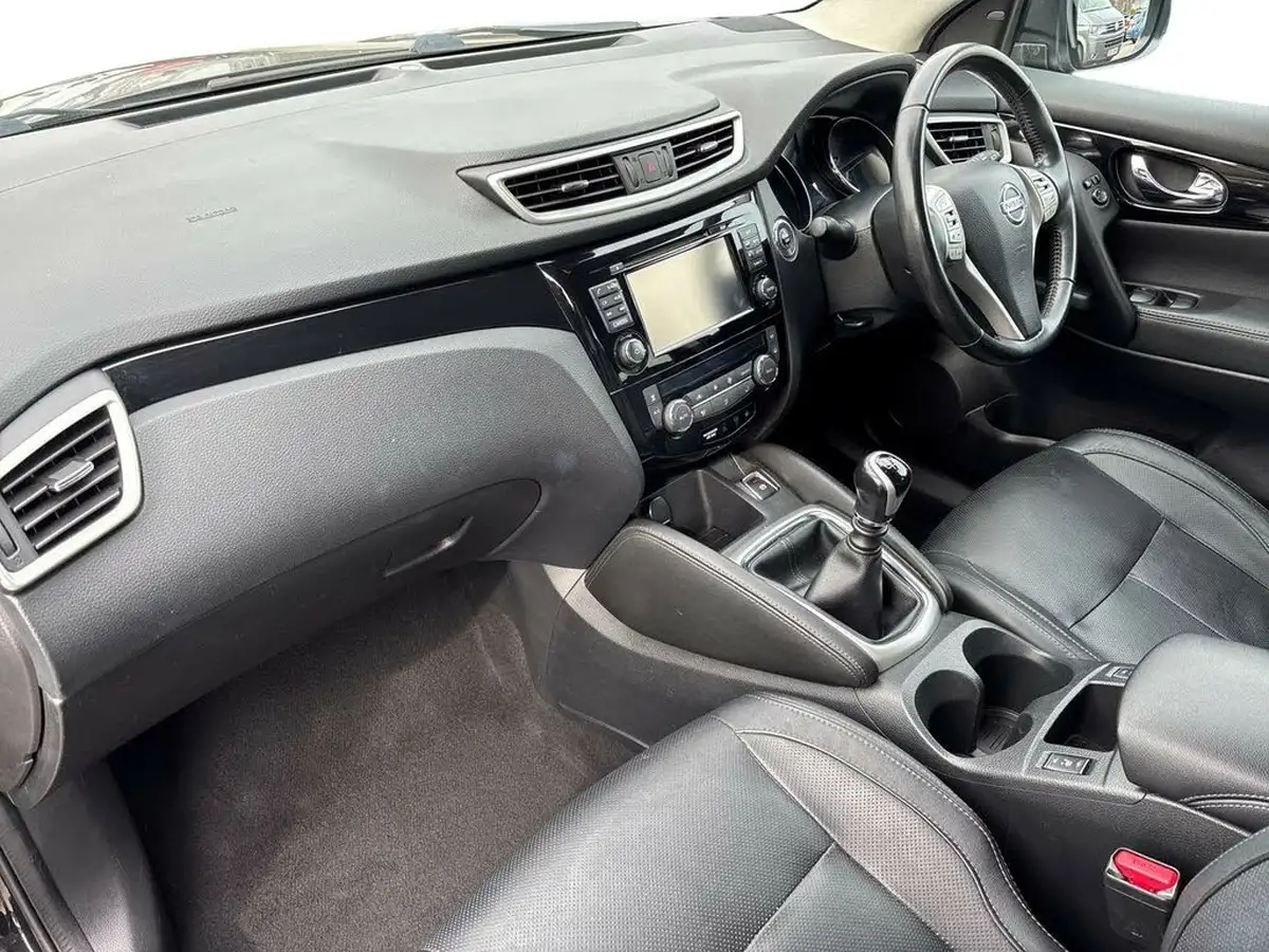2016-nissan-qashqai-15dci-tekna-big-5