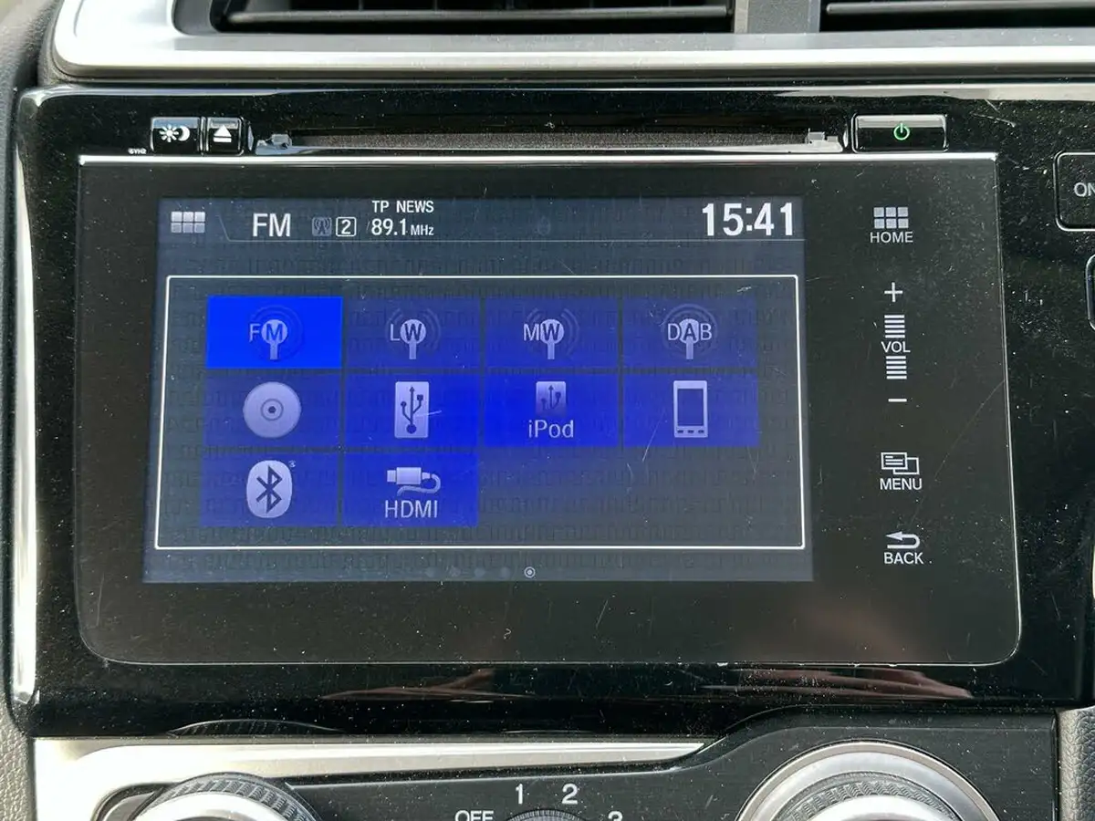 2019-honda-jazz-13-i-vtec-se-cvt-big-74