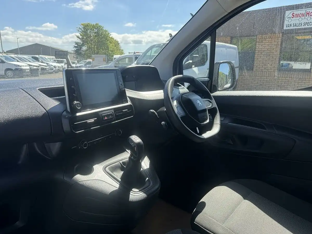2020-peugeot-partner-15-bluehdi-950-professional-100ps-eu6dt-long-panel-big-9