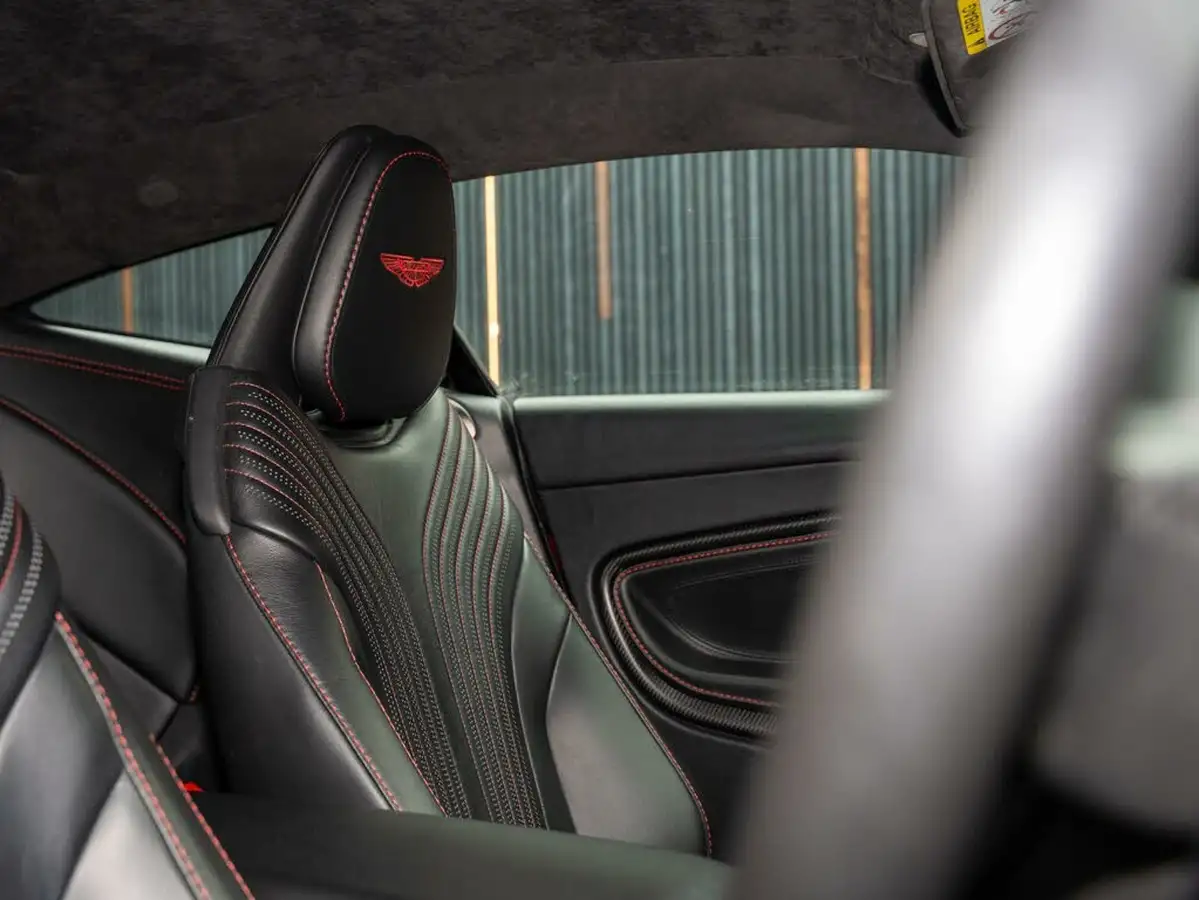 2020-aston-martin-db11-40-v8-503bhp-big-31