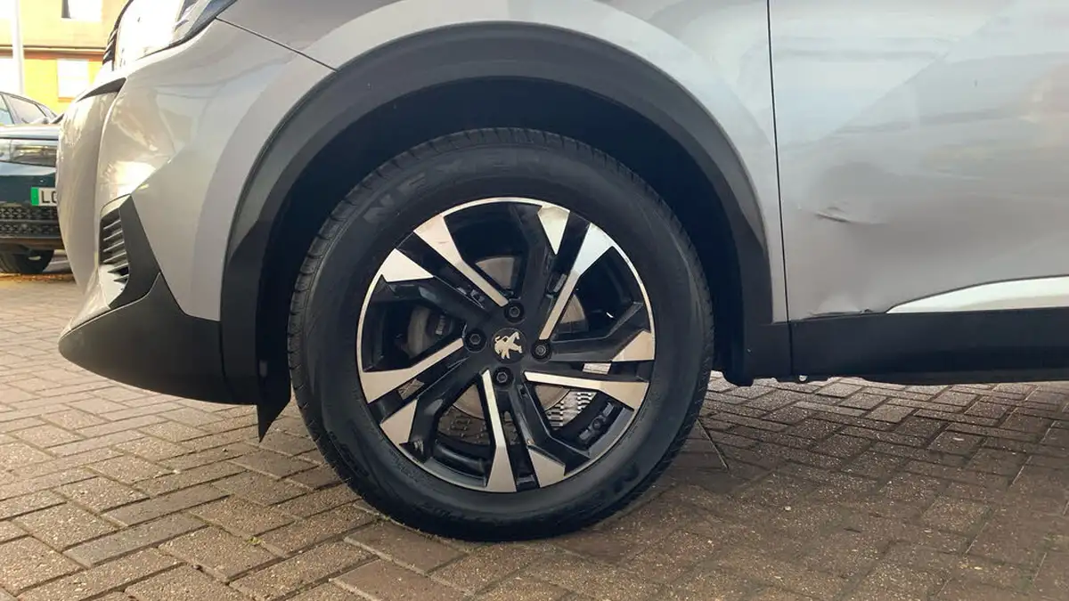 2021-peugeot-2008-suv-12-puretech-allure-130bhp-eat8-big-13