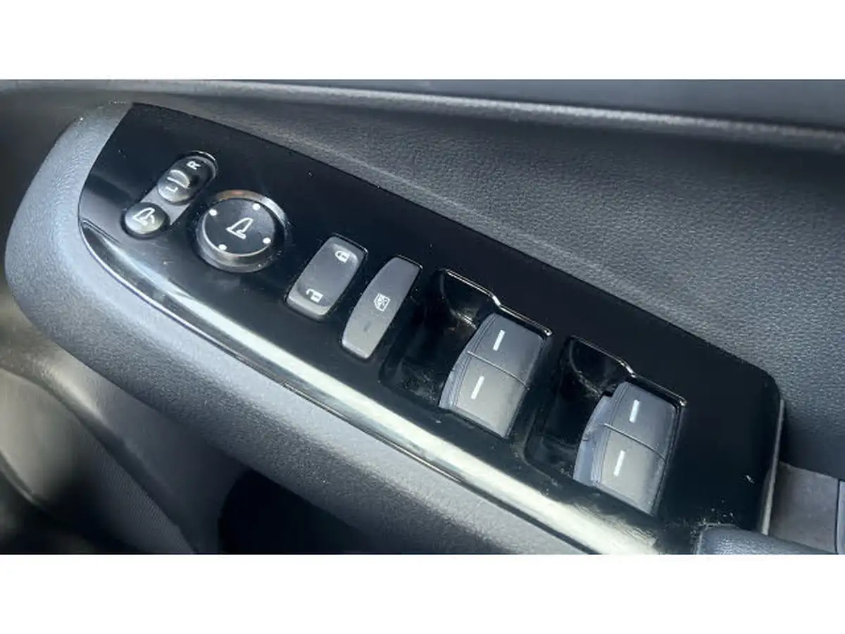 2022-honda-hr-v-15-i-mmd-advance-big-28