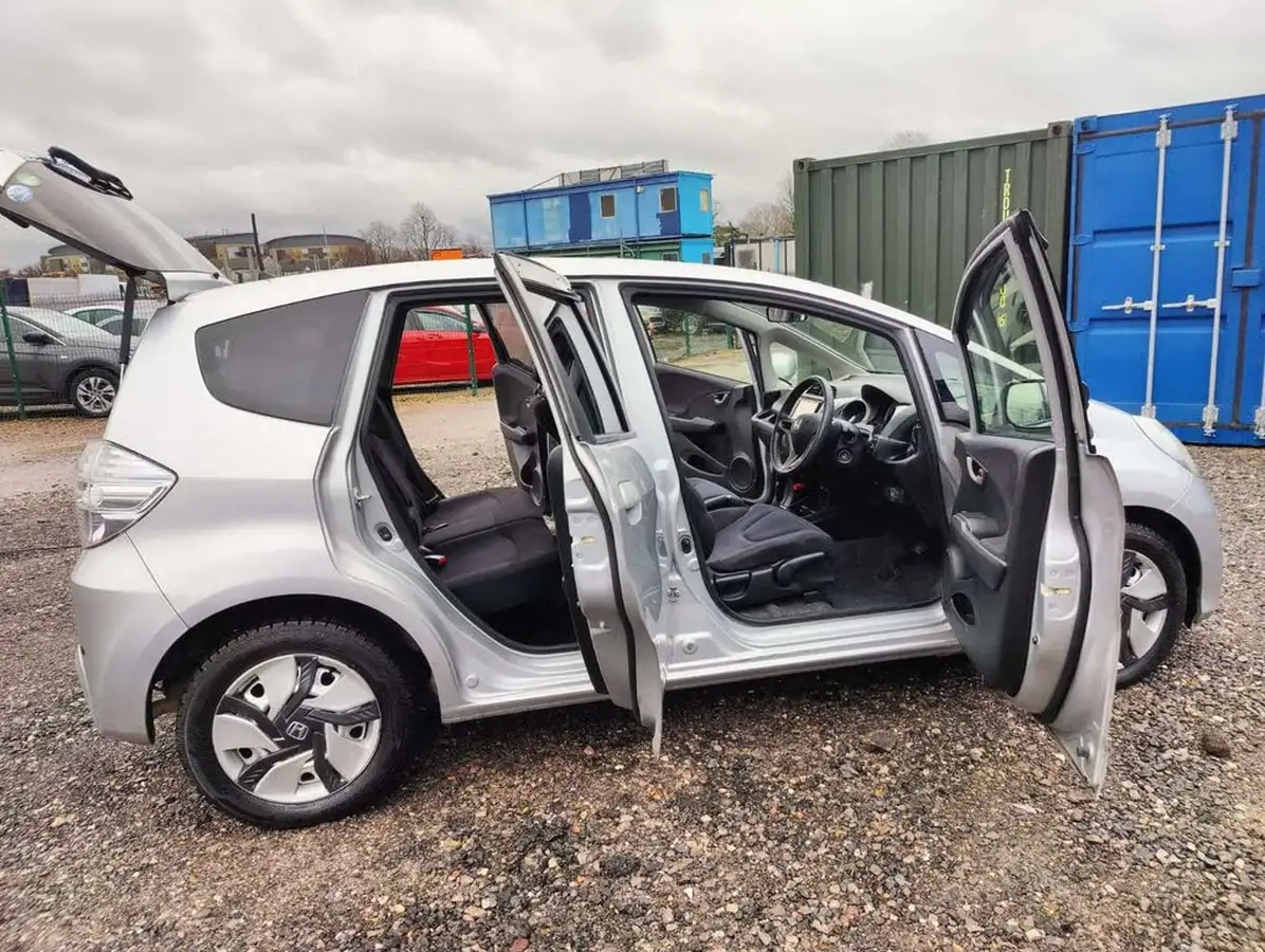 2013-honda-jazz-big-20