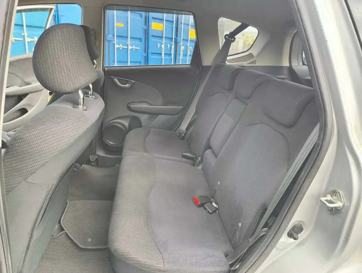 2013-honda-jazz-big-41