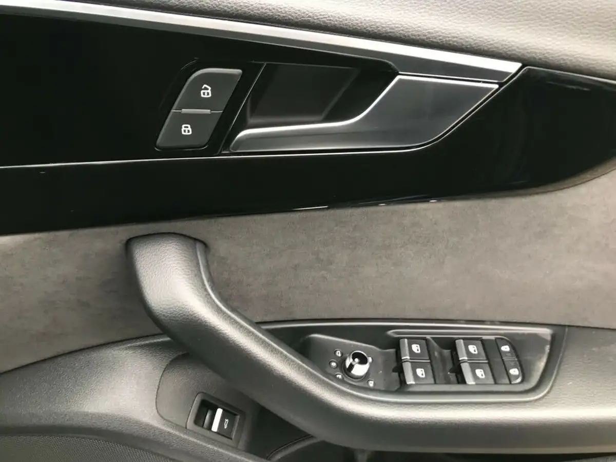 2021-audi-a4-avant-20-35-tfsi-black-edition-s-tronic-big-30