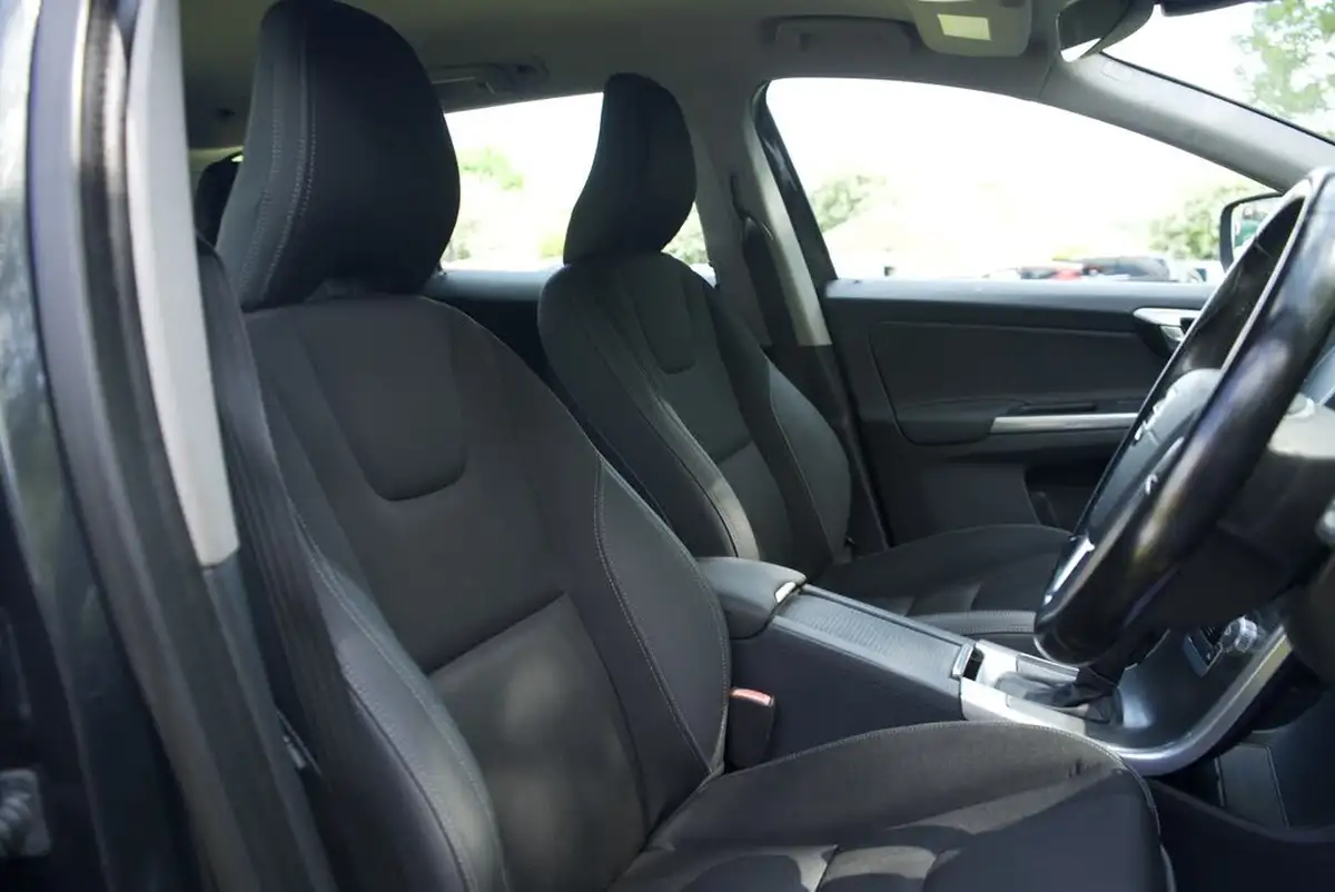 2014-volvo-xc60-24td-d4-se-181bhp-nav-geartronic-big-34