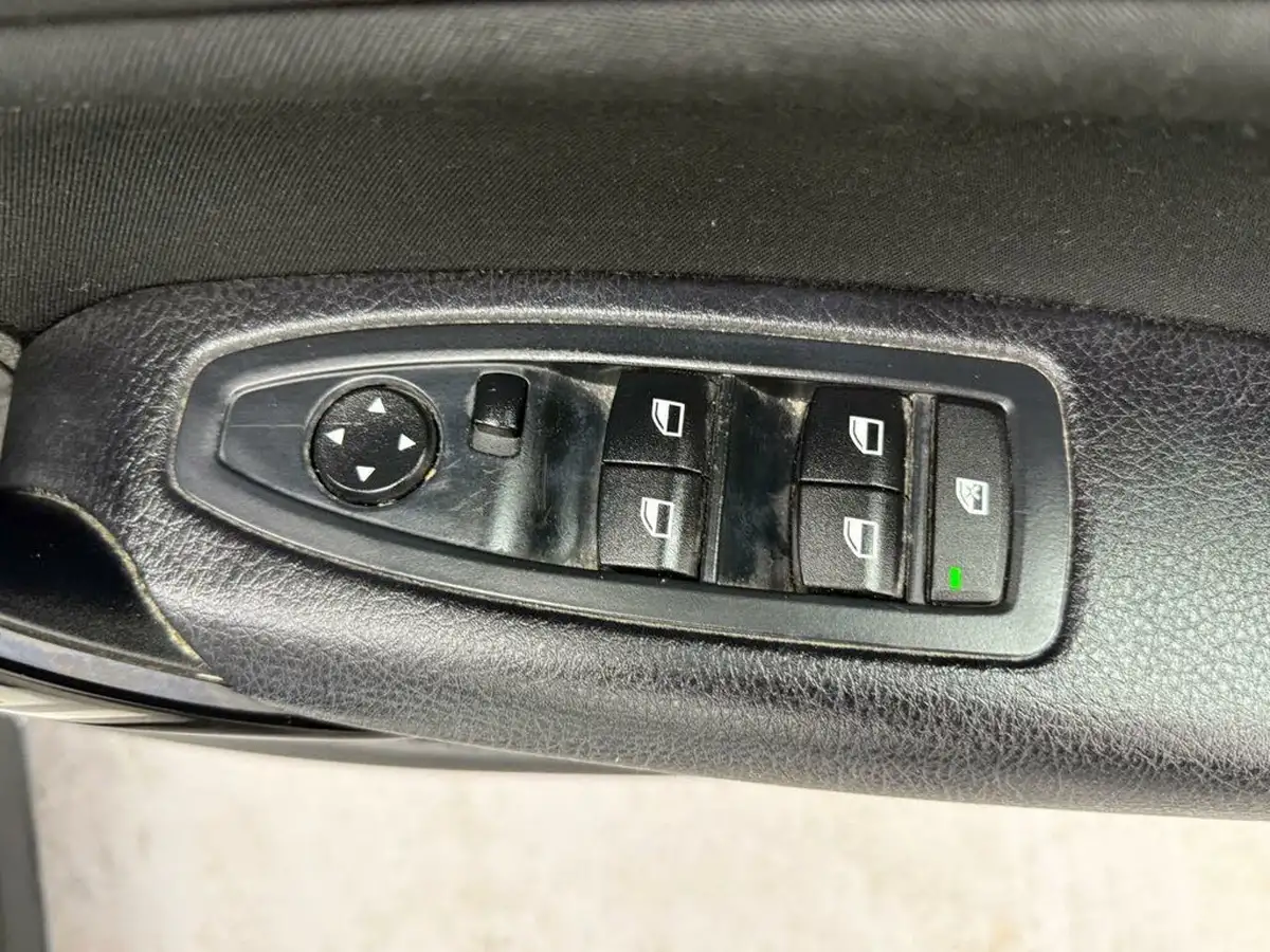 2016-bmw-1-series-15-118i-sport-5d-big-39