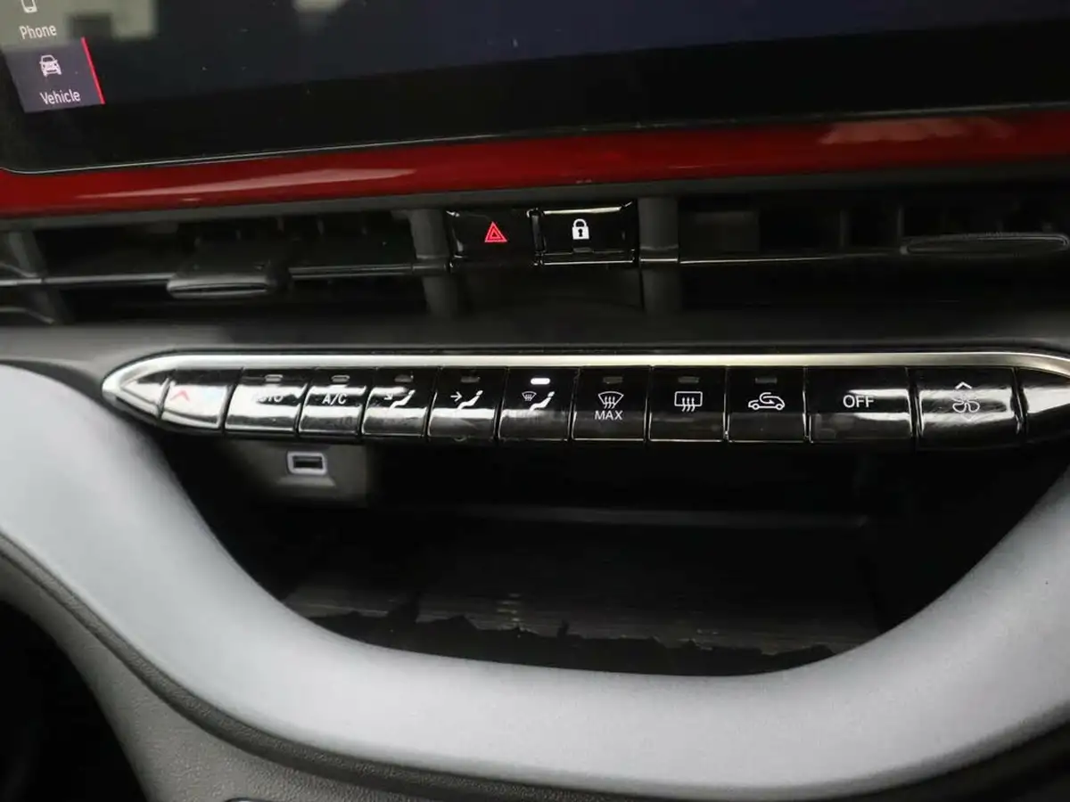 2022-fiat-500-e-red-93bhp-big-16