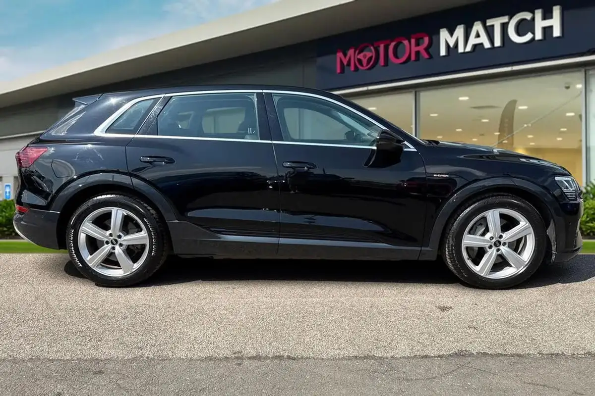 2022-audi-e-tron-50e-technik-station-wagon-big-2