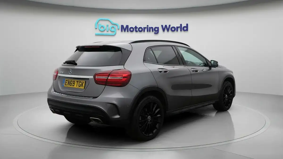 2020-mercedes-benz-gla-class-16-gla-200-amg-line-edition-plus-7g-dct-big-7