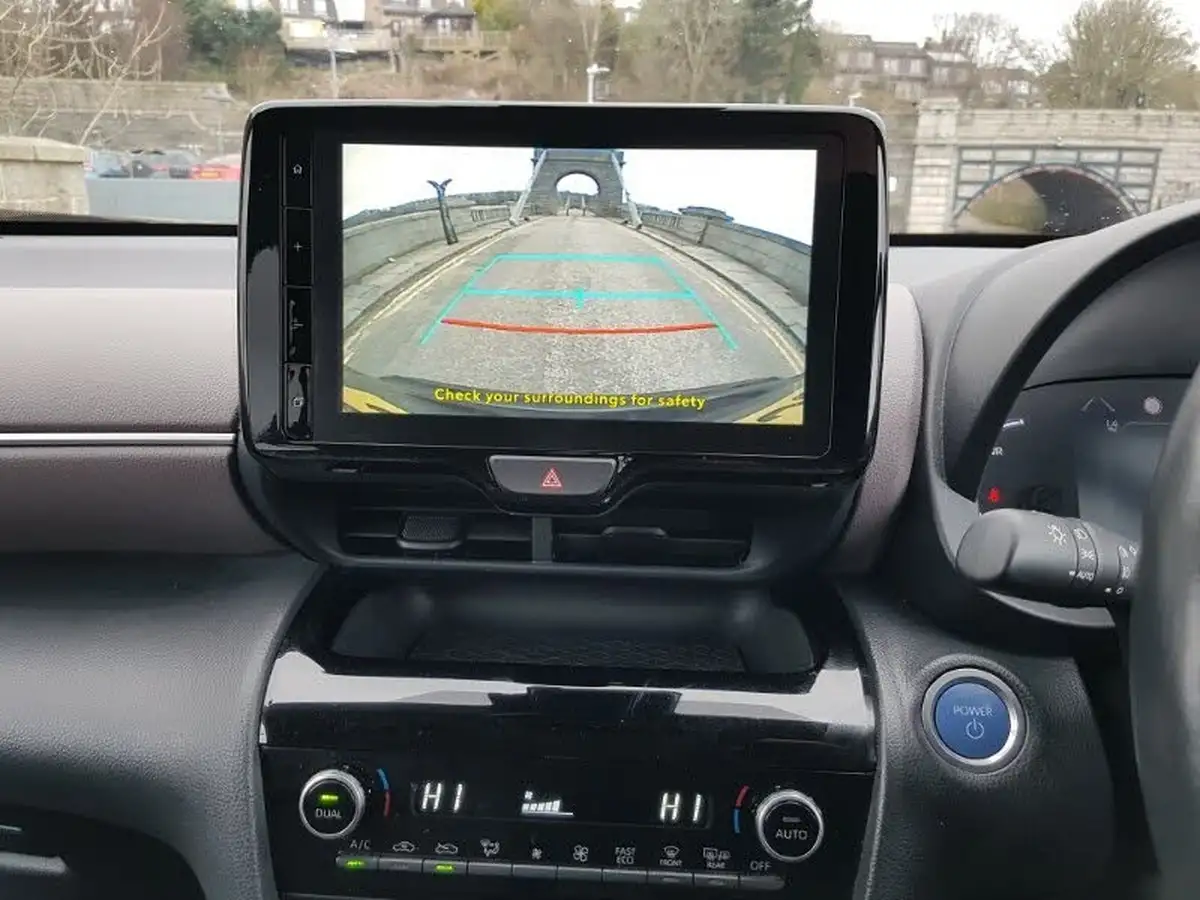 2022-toyota-yaris-cross-15-vvt-i-excel-big-10