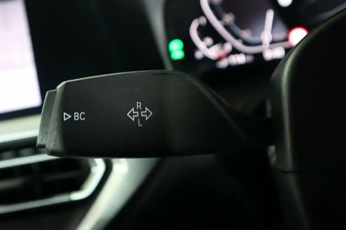 2019-bmw-3-series-20-330e-m-sport-plus-pack-big-16