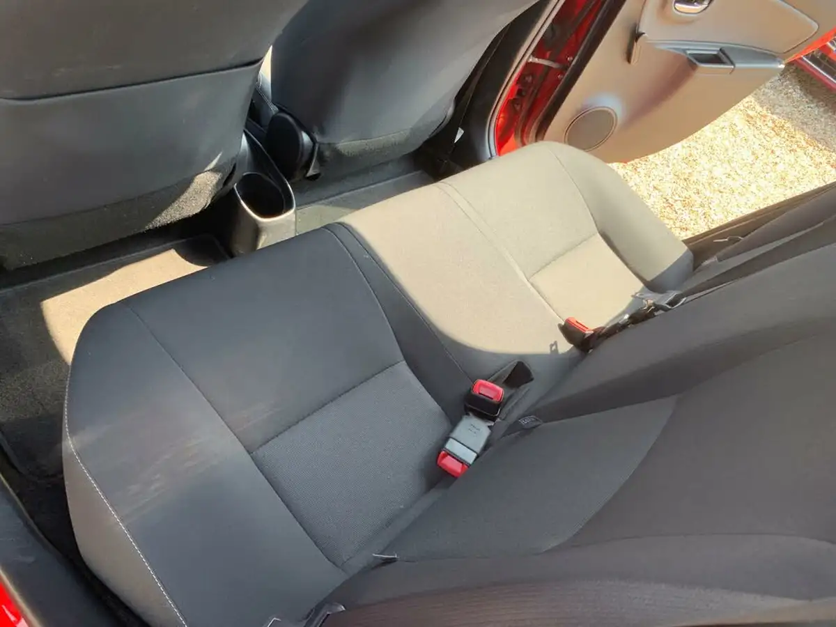 2016-toyota-yaris-133-design-big-37