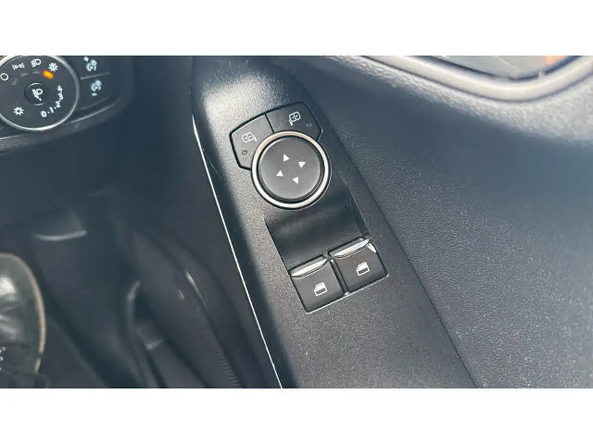2018-ford-fiesta-11-ti-vct-zetec-5d-big-27