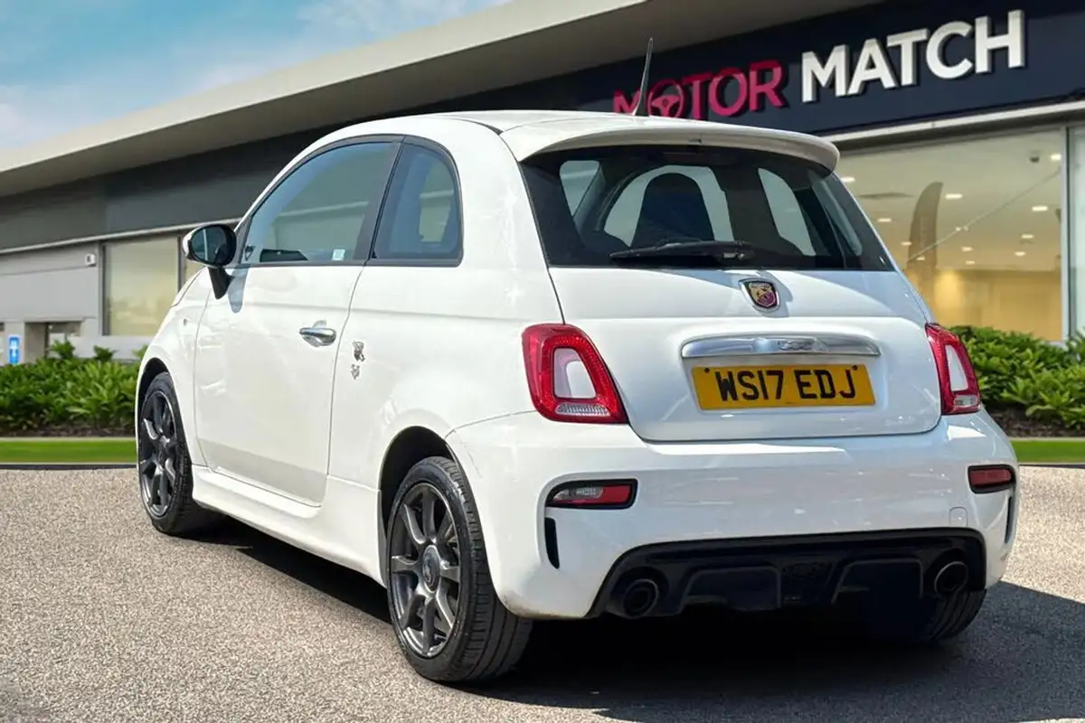 2017-abarth-595-14-tjet-big-1