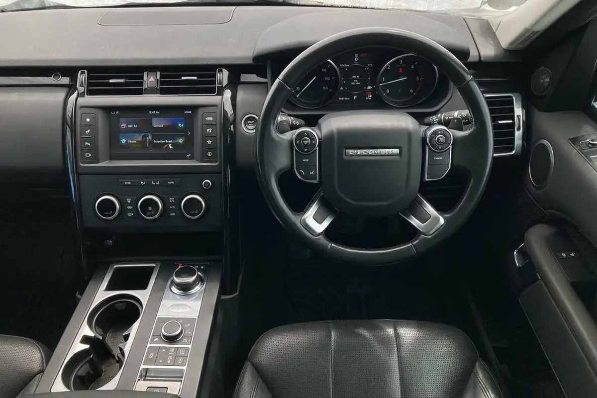2017-land-rover-discovery-30td6-se-259ps-awd-station-wagon-5d-auto-big-13