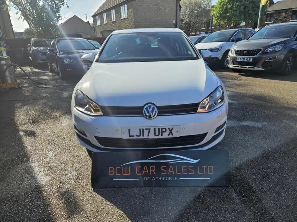 2017-volkswagen-golf-16tdi-match-edition-hatchback-5d-big-4