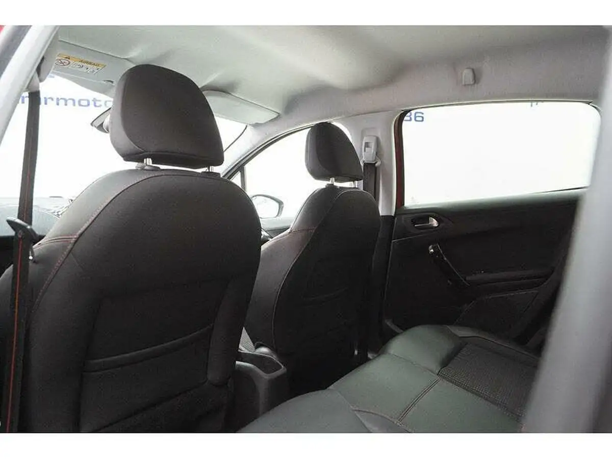 2016-peugeot-208-12-puretech-gt-line-5d-big-38