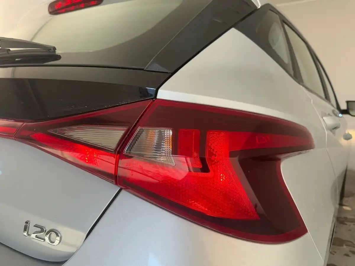 2022-hyundai-i20-10-t-gdi-se-connect-eclutch-imt-big-43